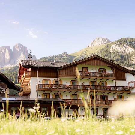 Garni Letizia Bed and Breakfast Campitello di Fassa Εξωτερικό φωτογραφία