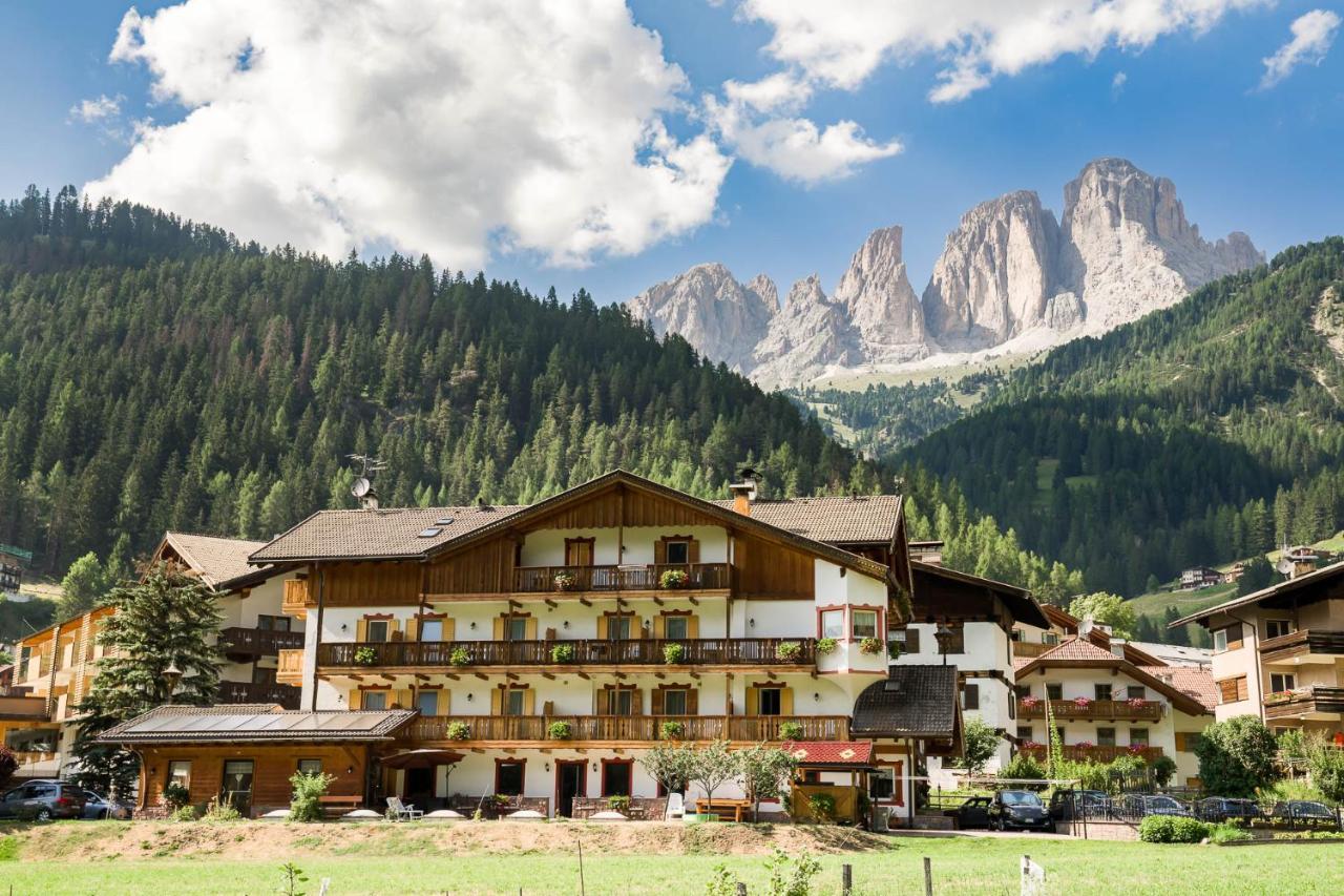Garni Letizia Bed and Breakfast Campitello di Fassa Εξωτερικό φωτογραφία