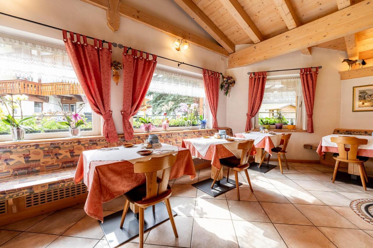 Garni Letizia Bed and Breakfast Campitello di Fassa Εξωτερικό φωτογραφία