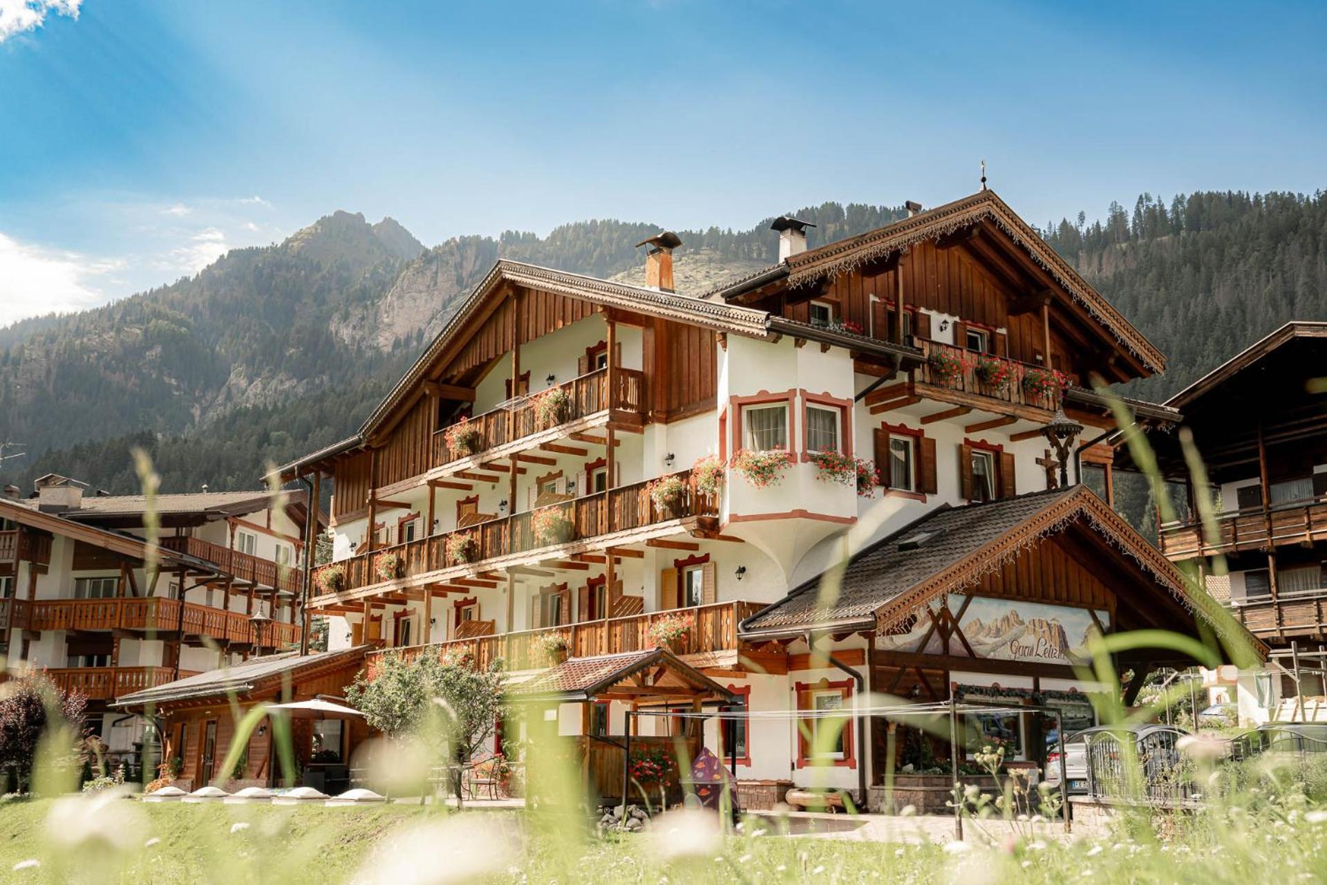 Garni Letizia Bed and Breakfast Campitello di Fassa Εξωτερικό φωτογραφία